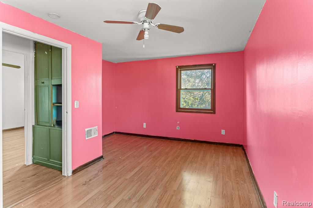 4500 Katherine Street, Dearborn Heights, MI 48125 — Photo 18