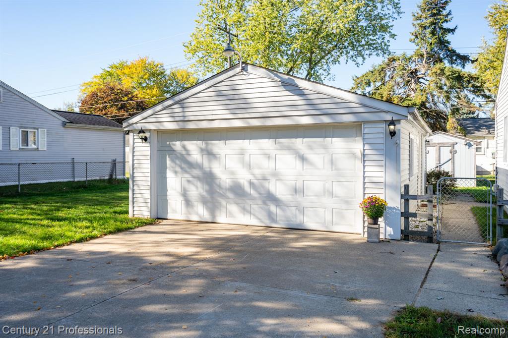 46759 Waco Street, Shelby Twp, MI 48317 — Photo 31