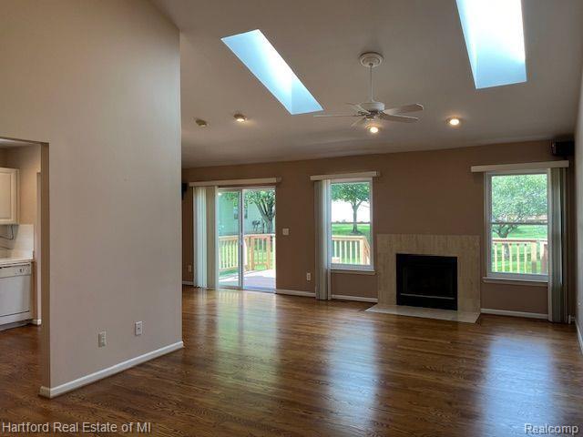395 WOODVALE Drive, Walled Lake, MI 48390 — Photo 3