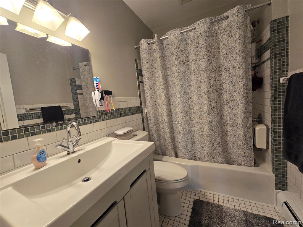 22911 Maple Avenue, Farmington, MI 48336 — Photo 25