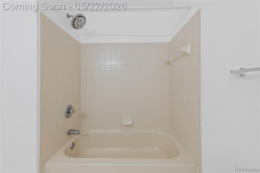 16836 Dover Drive, Northville, MI 48168 — Photo 24