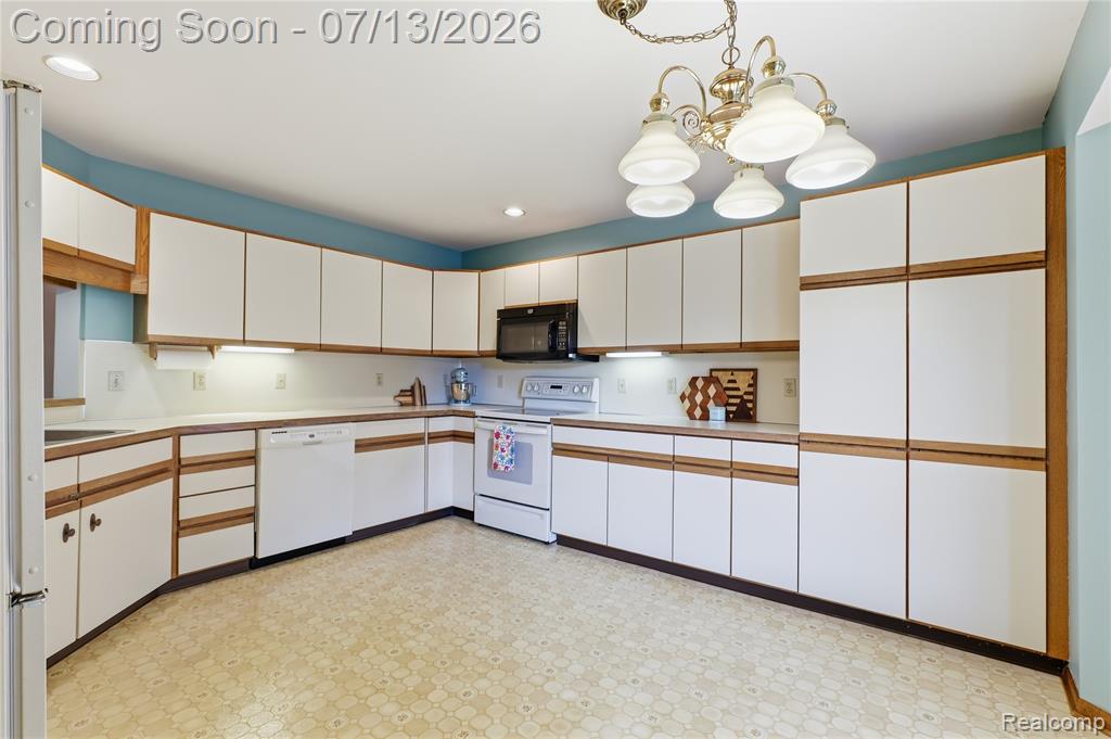4485 Virginia Court, 25, Swartz Creek, MI 48473 — Photo 5