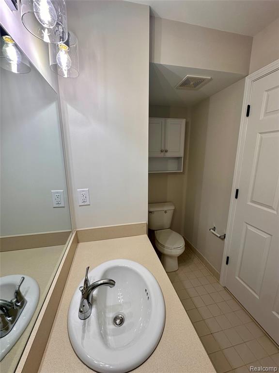 5484 Pine Aires Drive, Sterling Heights, MI 48314 — Photo 22
