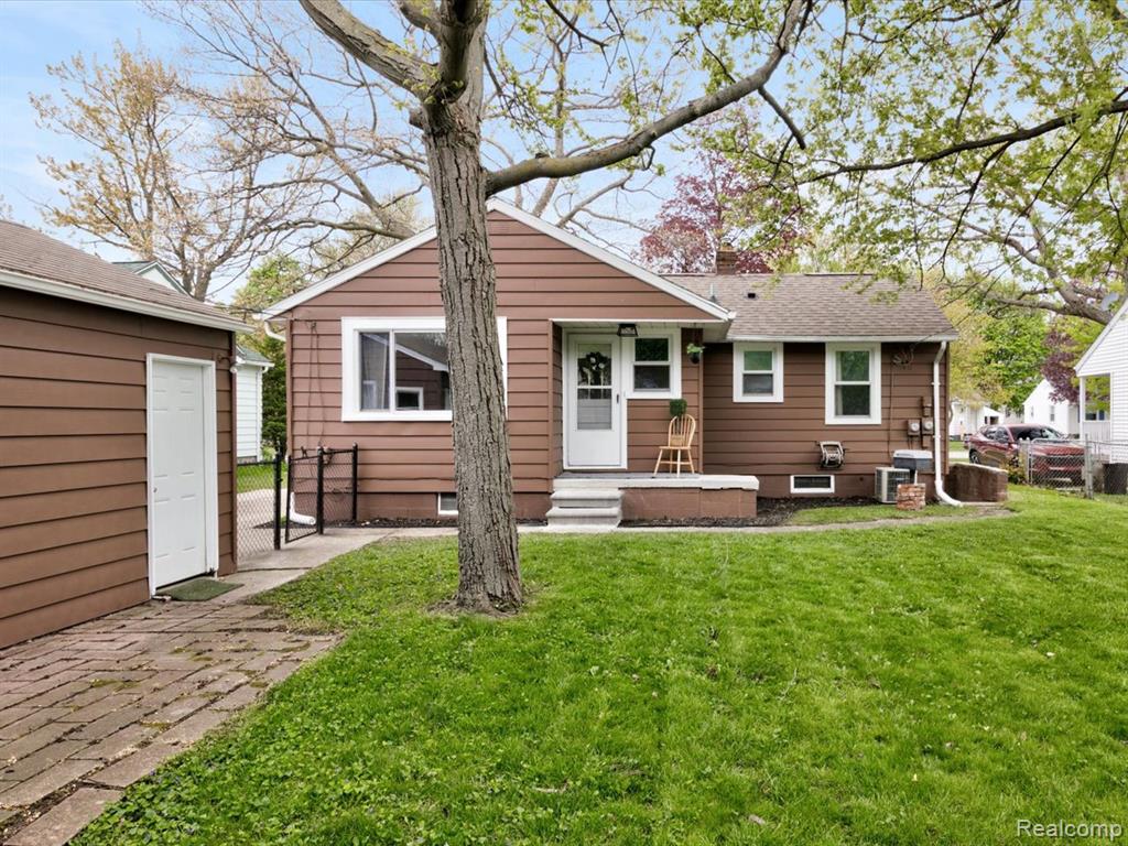 2846 Cooper Avenue, Port Huron, MI 48060 — Photo 23
