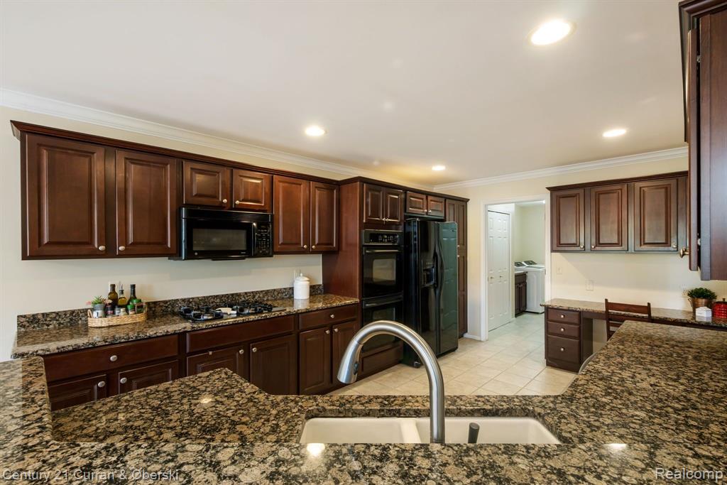 49431 N GLACIER, Northville, MI 48168 — Photo 18