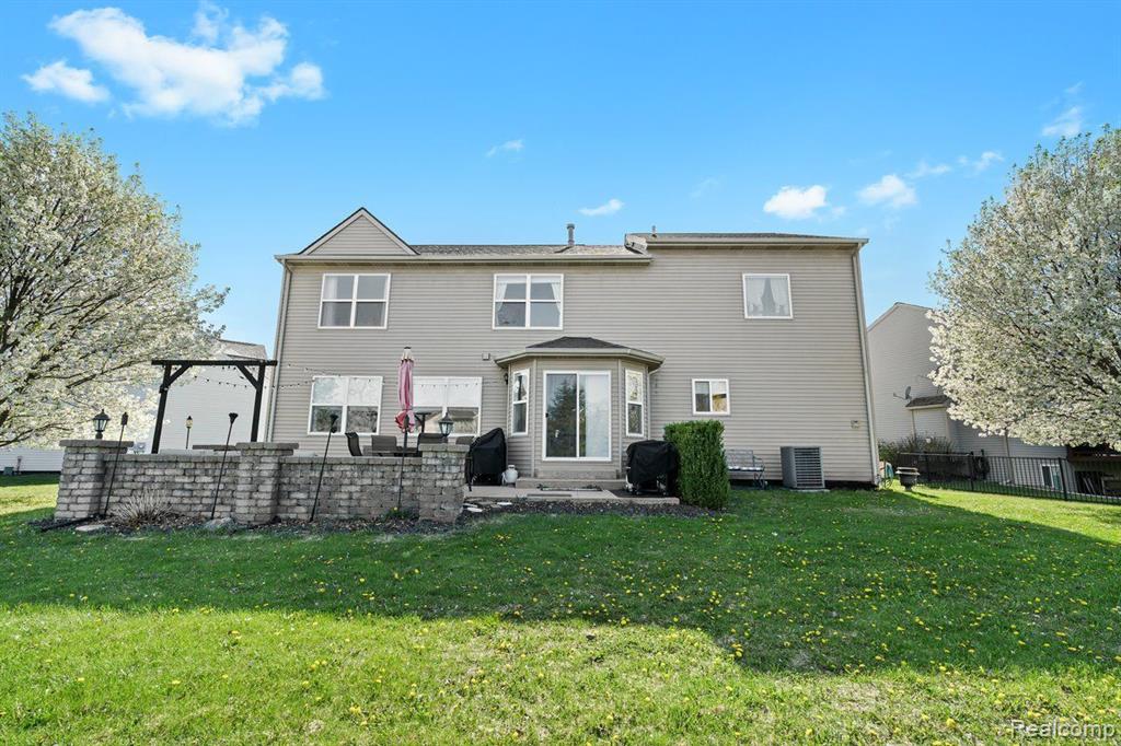 469 RIDGEWOOD Drive S, Ortonville, MI 48462 — Photo 7
