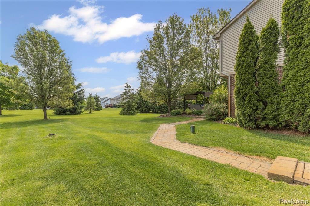 29818 Bradford Drive, New Hudson, MI 48165 — Photo 40