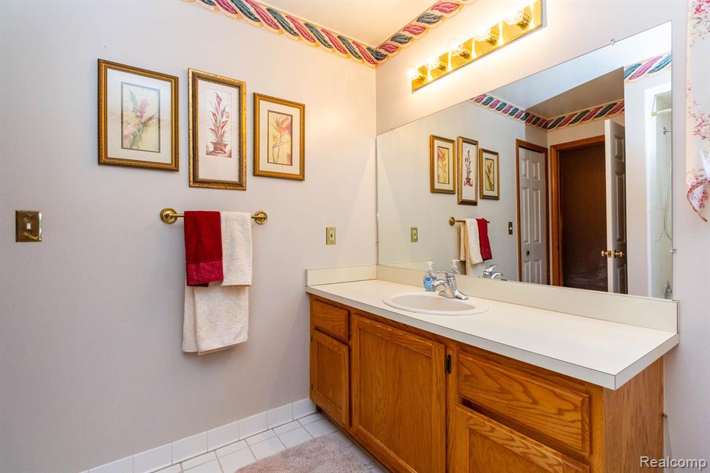 53071 SPRINGHILL MEADOWS Drive, Macomb, MI 48042 — Photo 33