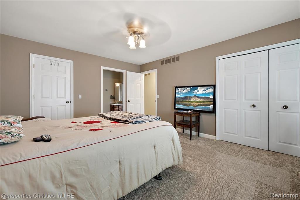 4069 Harbor Vista Drive, Orchard Lake Village, MI 48323 — Photo 31