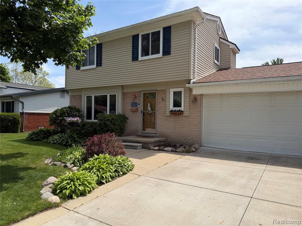 919 Elmsford Drive, Clawson, MI — front exterior