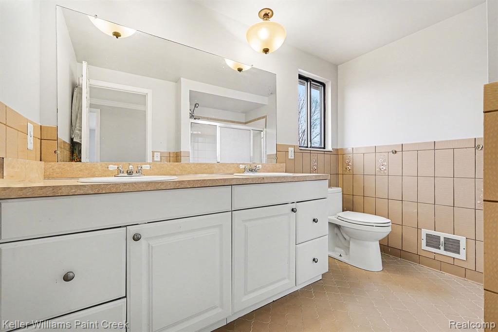 47064 Sarnus Drive, Macomb, MI 48044 — Photo 28