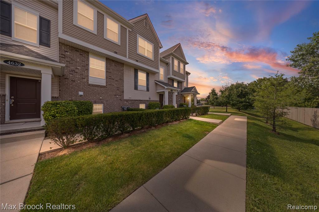 4636 Bradley Circle, 12, Troy, MI 48085 — Photo 3