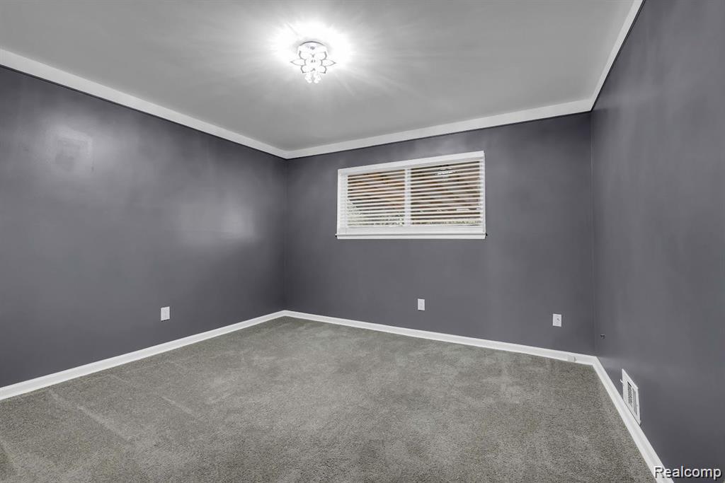 7518 Hazelton Street, Dearborn Heights, MI 48127 — Photo 10