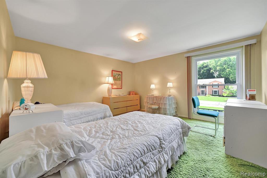 530 WHITEHALL Road, Bloomfield Hills, MI 48304 — Photo 39