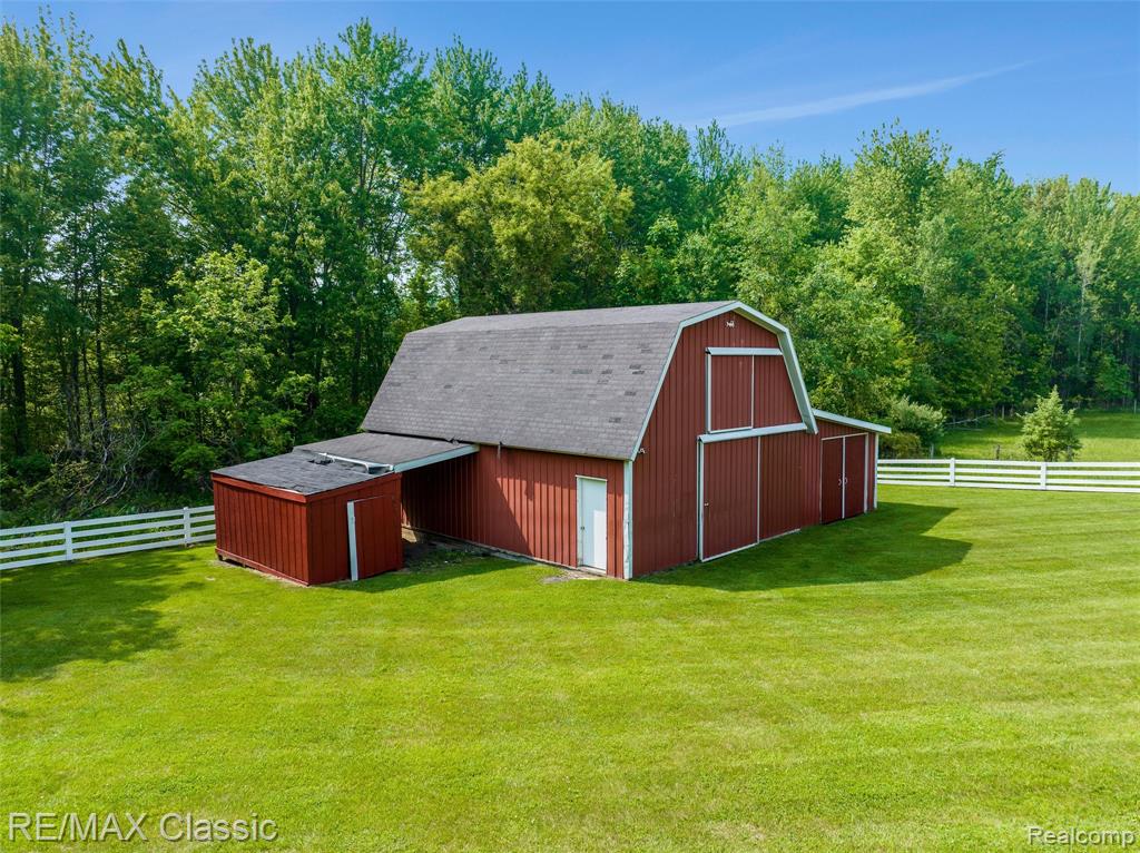 8173 Earhart Road, South Lyon, MI 48178 — Photo 55
