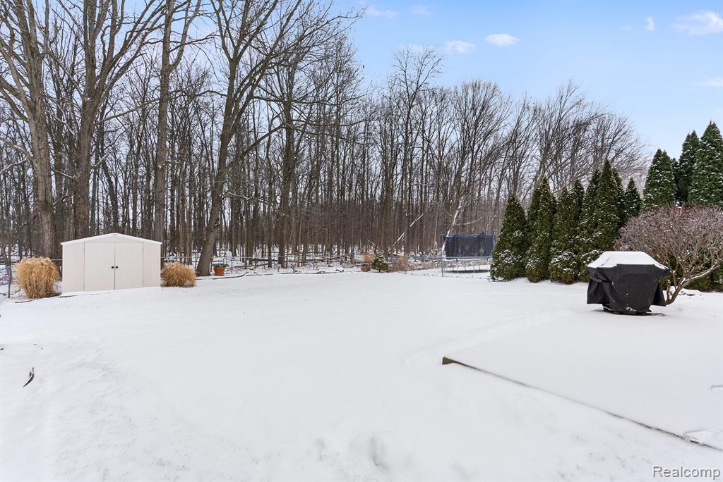 7983 SPRINGWATER Drive, Ypsilanti, MI 48197 — Photo 38