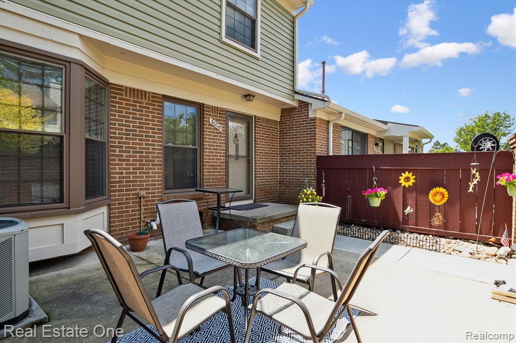 38826 Country Circle, Farmington Hills, MI 48331 — Photo 4