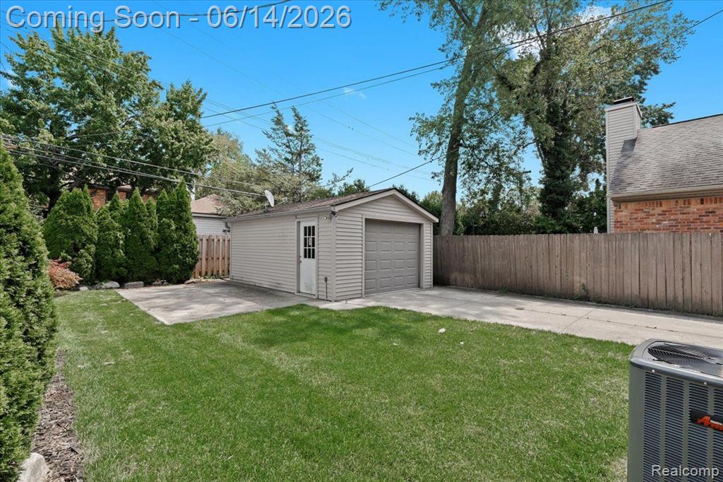 312 MCKINLEY Avenue, Grosse Pointe Farms, MI 48236 — Photo 36