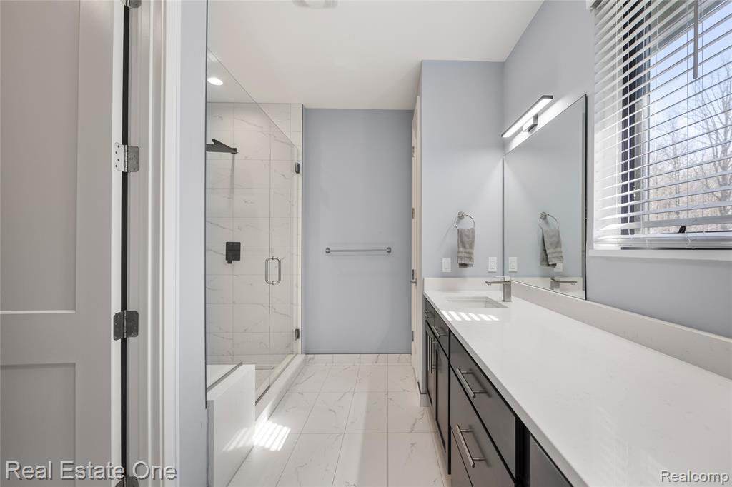 73404 Castle Court, Armada, MI — Photo 24