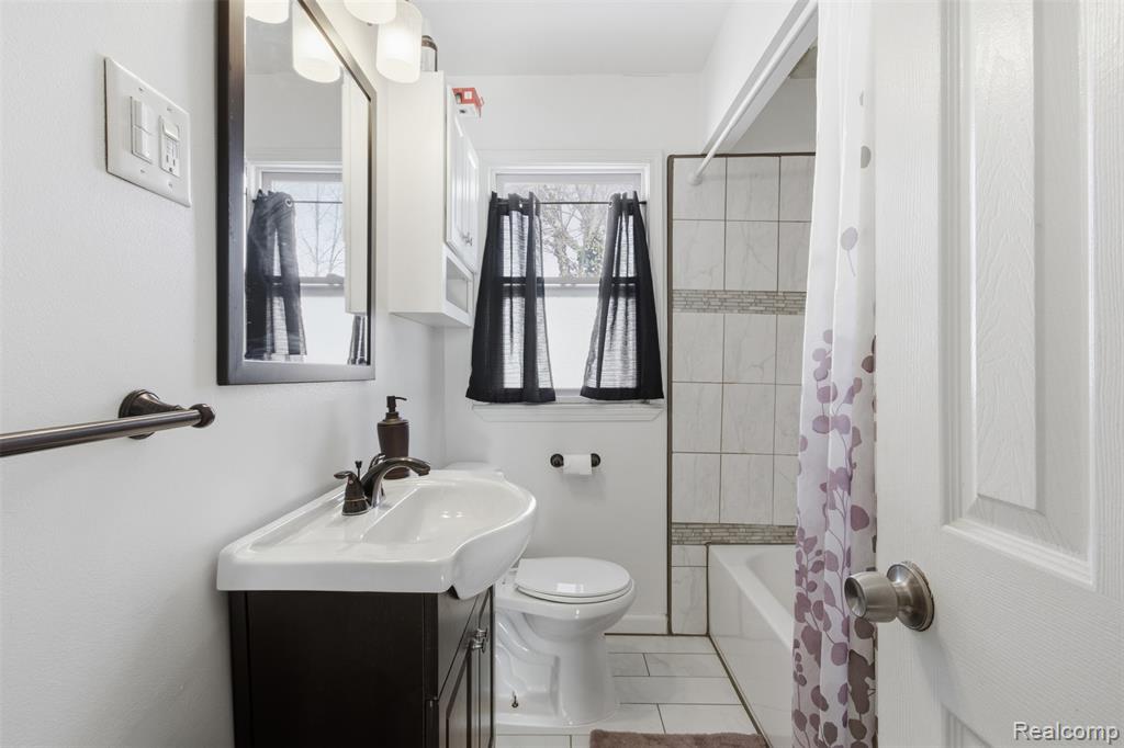 11160 Worden Street, Detroit, MI 48224 — Photo 12