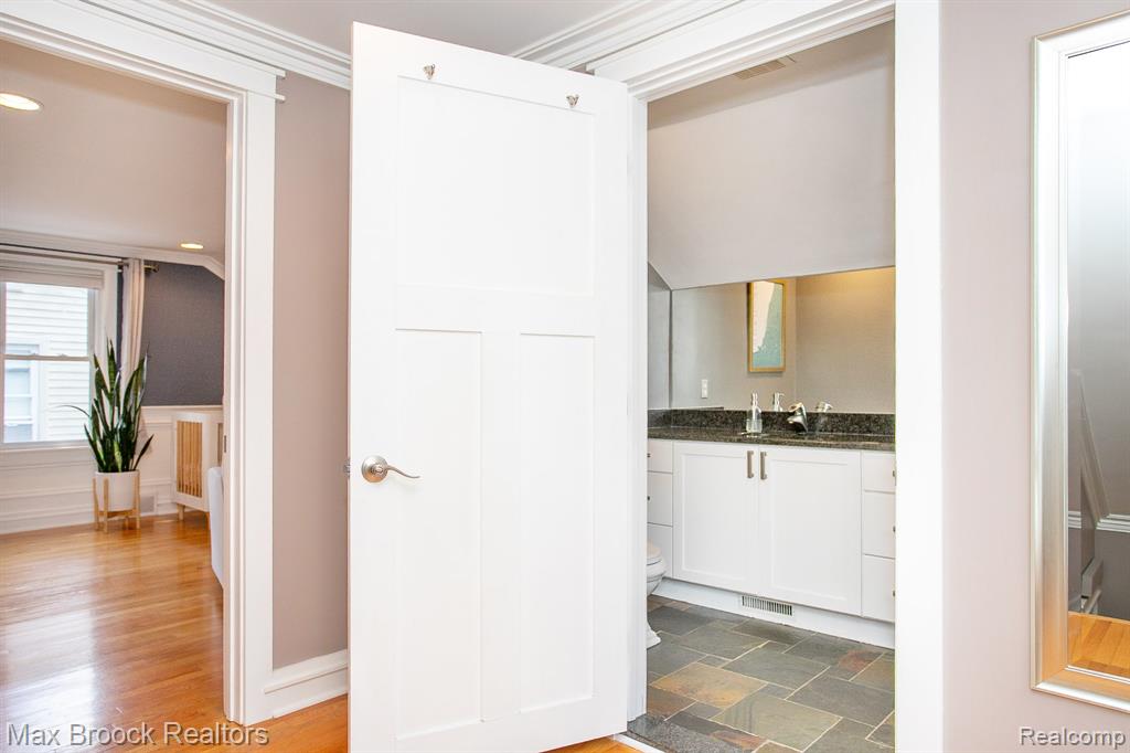 501 N Wilson Avenue, Royal Oak, MI 48067 — Photo 37
