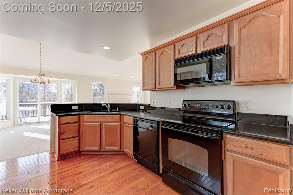 40827 Lenox Park Drive, Novi, MI 48377 — Photo 11