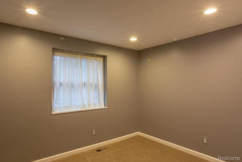 4022 Hazelett Drive, Waterford, MI 48328 — Photo 10