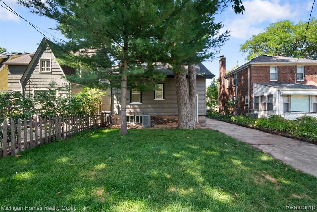 62 Wellesley Dr. Drive, Pleasant Ridge, MI — Photo 34