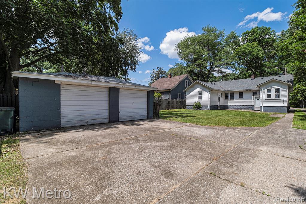 508 West PARKDALE Avenue, Royal Oak, MI 48073 — Photo 17