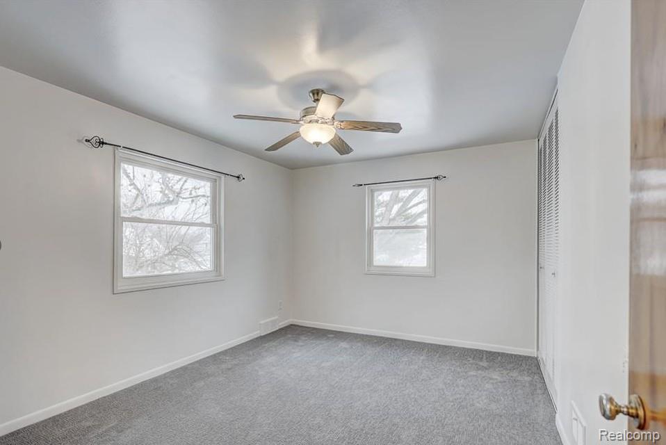 6958 Town Lane, Dearborn Heights, MI 48127 — Photo 11