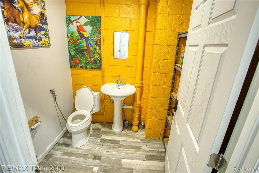 22140 W 7 Mile Road, Detroit, MI 48219 — Photo 18