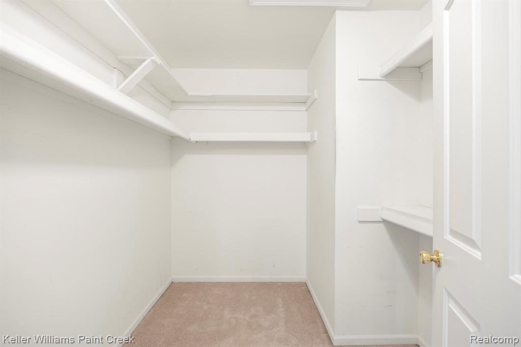 54710 Bellingham Drive, Utica, MI 48316 — Photo 33