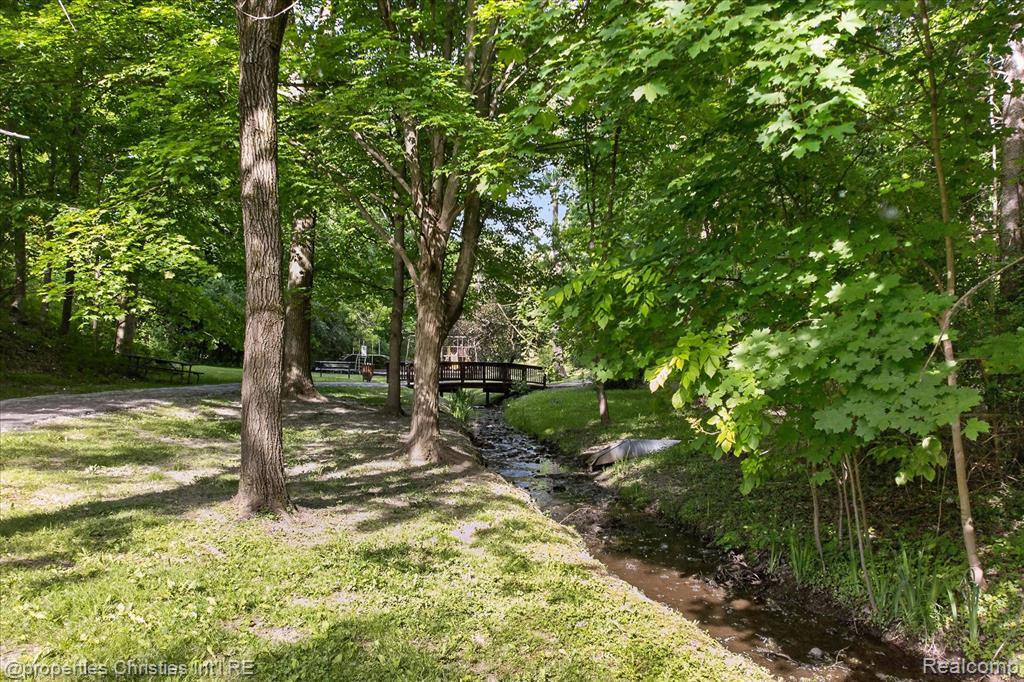4352 Greenstown Drive, West Bloomfield, MI 48323 — Photo 74