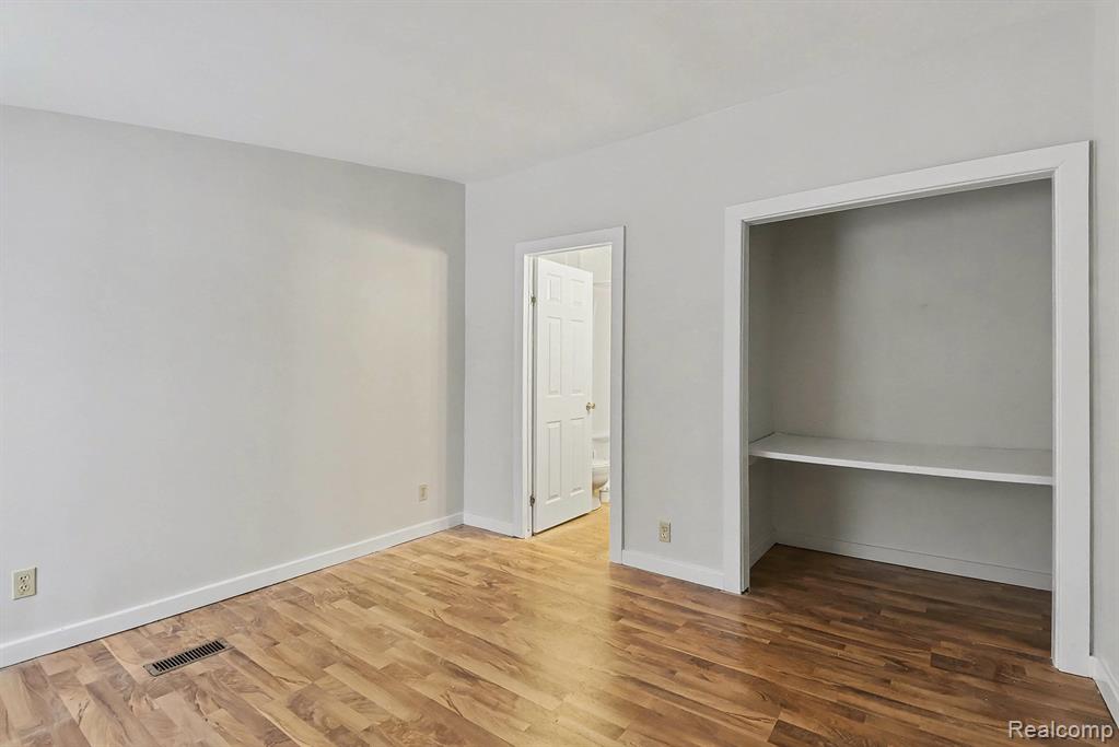1295 W Cook Road, Grand Blanc, MI, 48439