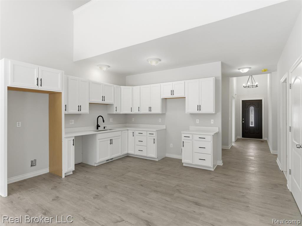 47124 Rosevillage Court, Shelby Twp, MI 48315 — Photo 15