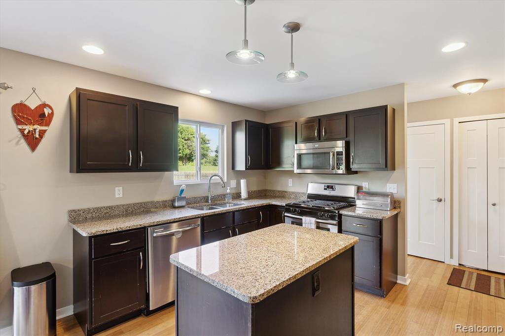 5332 Northwood Road, Grand Blanc, MI 48439 — Photo 12