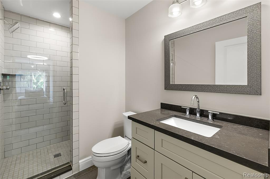 4345 SPRUCE HILL Lane, Bloomfield Hills, MI 48301 — Photo 30