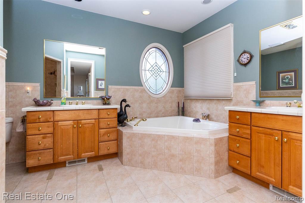 10215 Mill Pointe Drive, Goodrich Vlg, MI — Photo 31