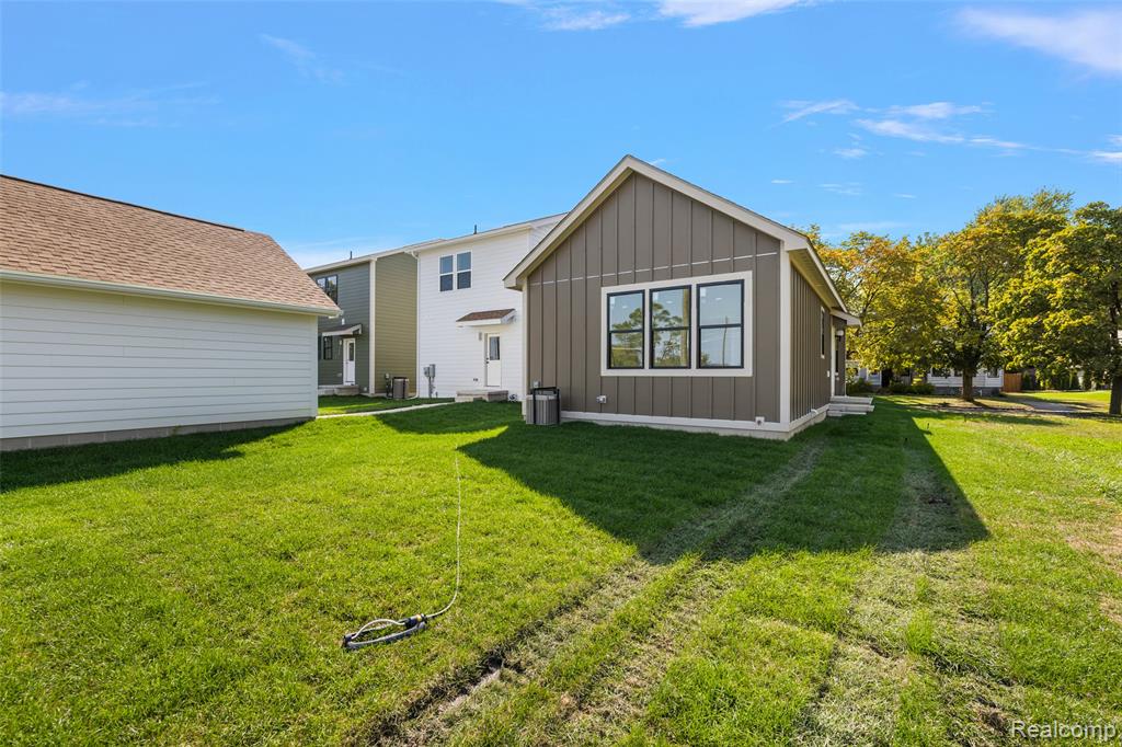 1752 Fischer Street, Detroit, MI 48214 — Photo 46