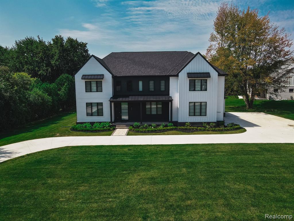7450 PARKSTONE Lane, Bloomfield Hills, MI 48301 — Photo 2