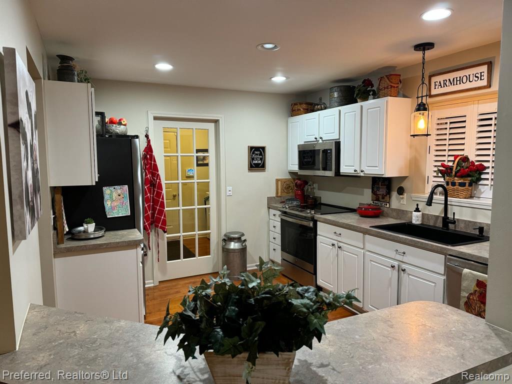 573 SNOWFALL Court, Howell, MI 48843 — Photo 3