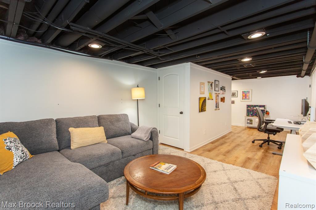 924 N Maple Avenue, Royal Oak, MI 48067 — Photo 51