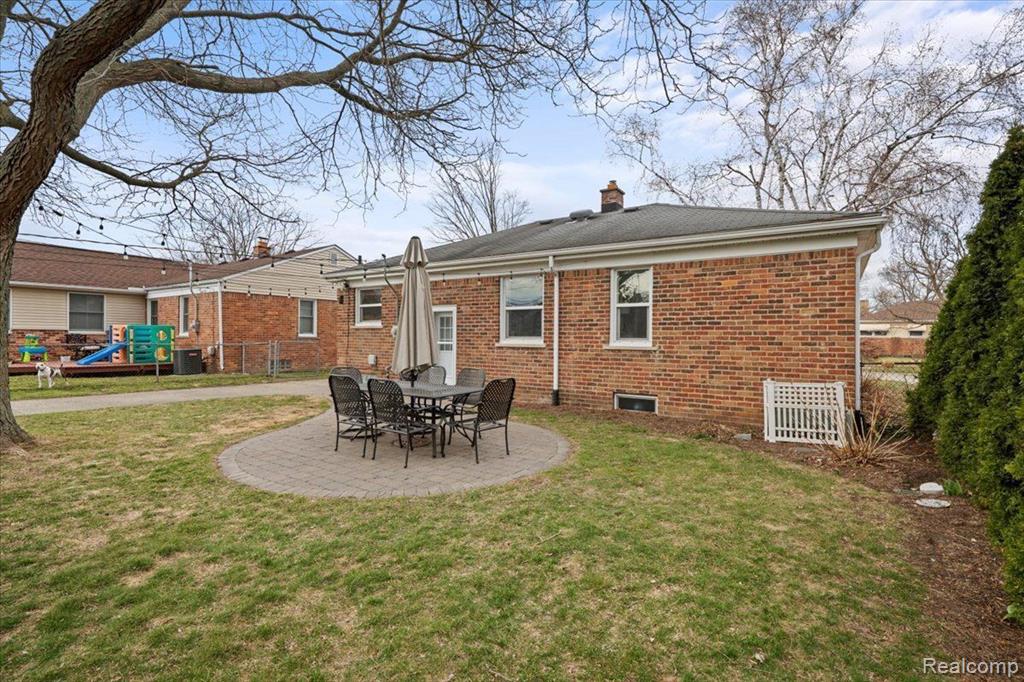 524 E LA SALLE Avenue, Royal Oak, MI 48073 — Photo 45