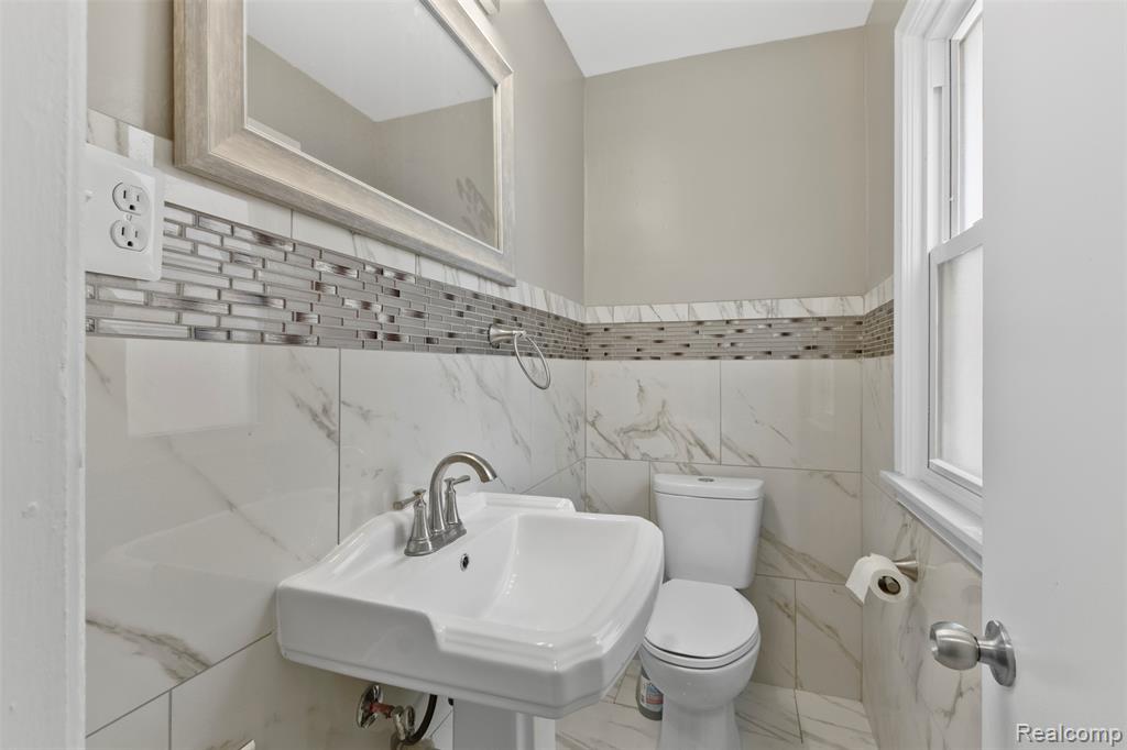 17175 Greenlawn Street, Detroit, MI 48221 — Photo 18
