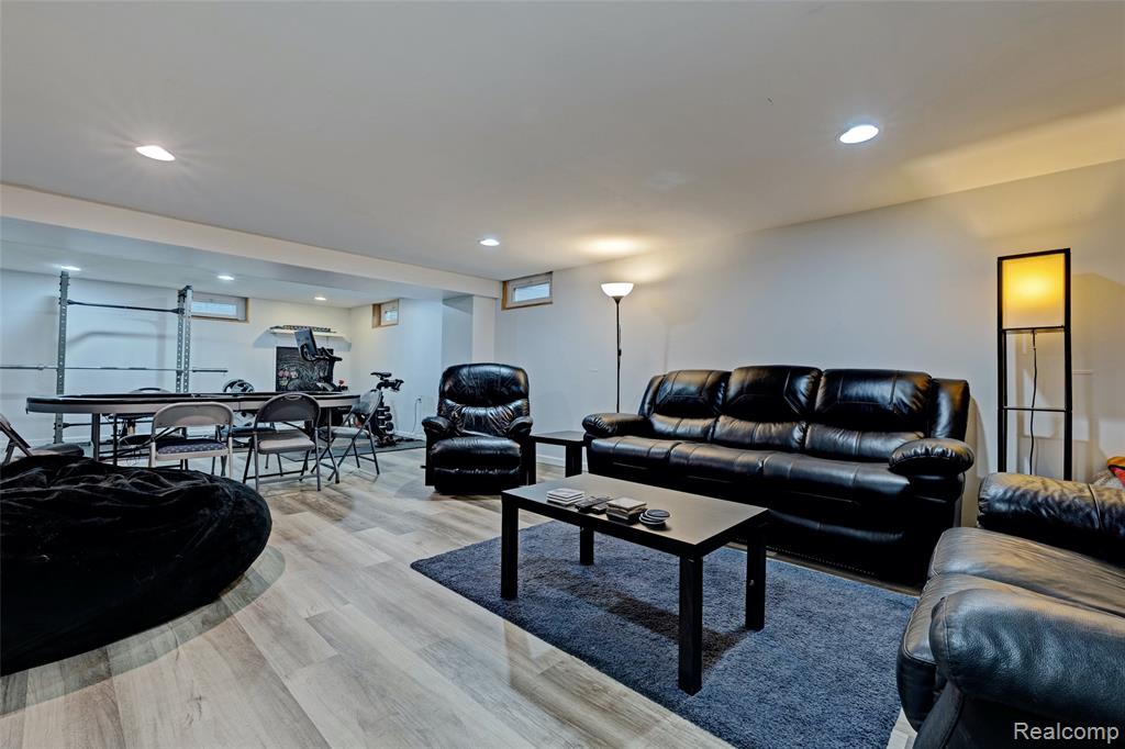 5379 Linden Road, Swartz Creek, MI 48473 — Photo 34