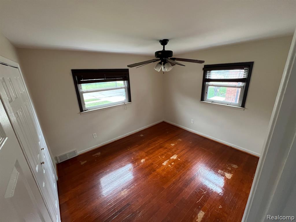 6929 WHITBY Street, Garden City, MI — Photo 9