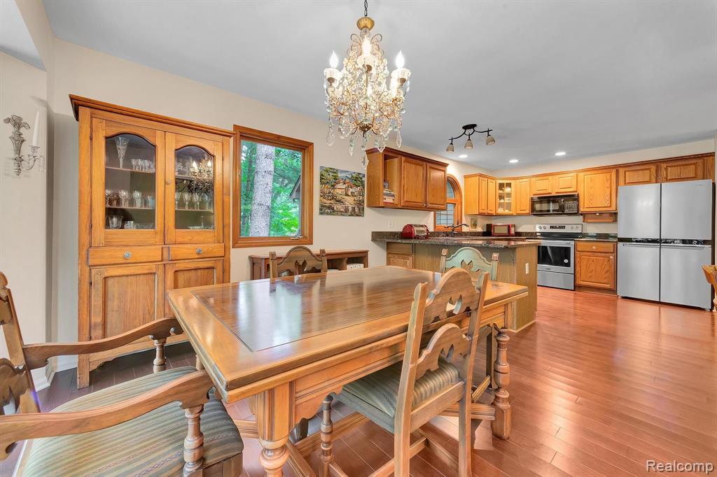 573 NAKOMIS Trail, Lake Orion, MI 48362 — Photo 25