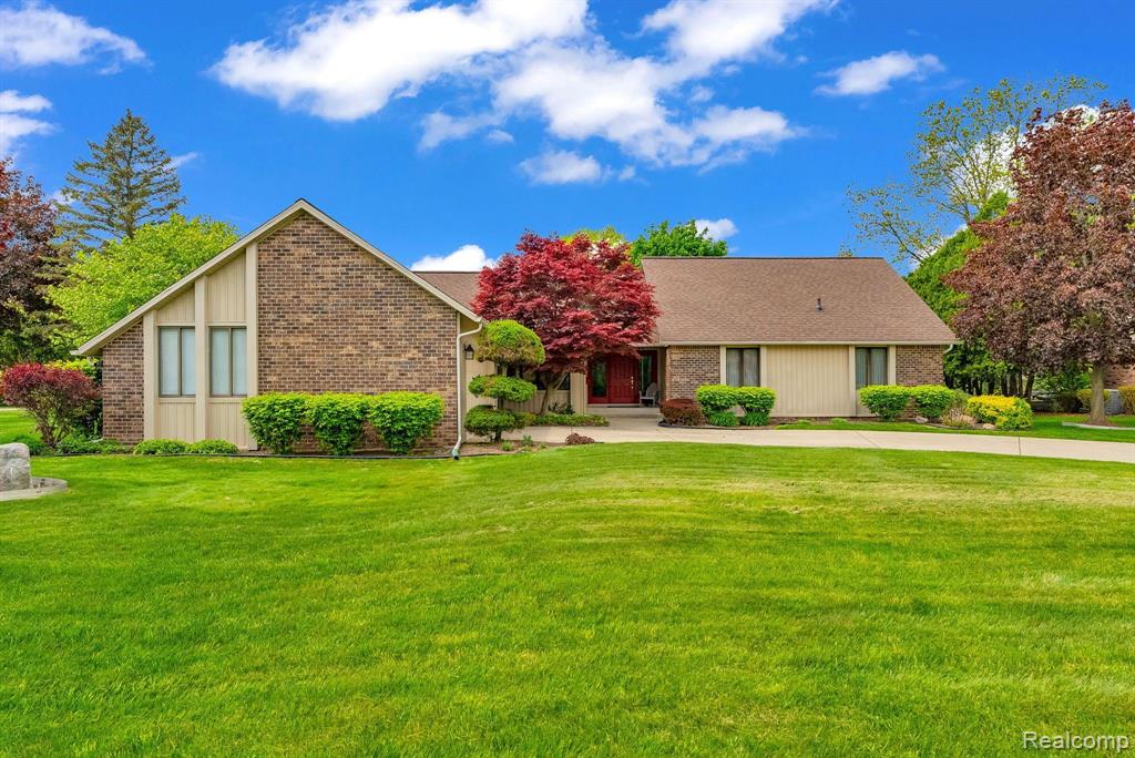 836 BOUTELL Drive, Grand Blanc, MI 48439 — Photo 2