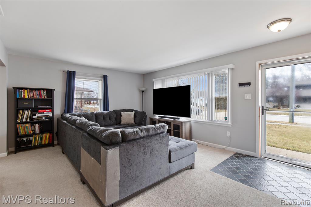 5503 NORTHLAWN Drive, Sterling Heights, MI 48310 — Photo 5