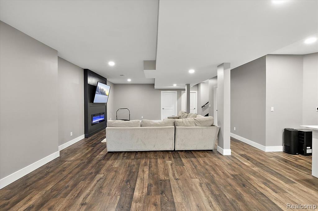 46930 Riverpark E, Macomb, MI 48044 — Photo 59